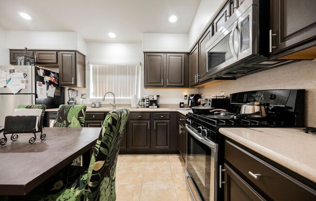 Beautiful 3 Bedroom Home In the Southwest