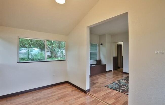 Centrally located 1/1 bungalow