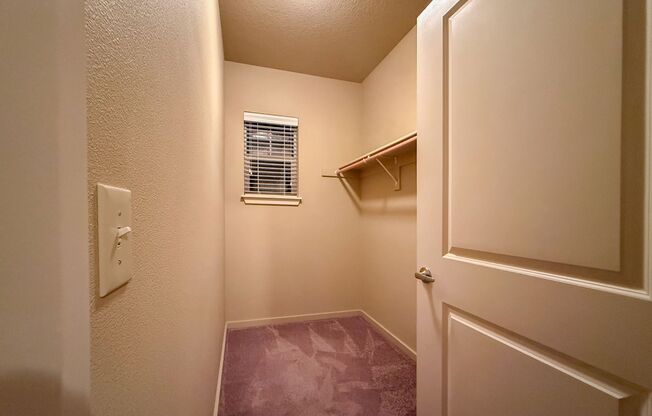 2 beds, 2 baths, 1,090 sqft, $1,600, Unit 519-07