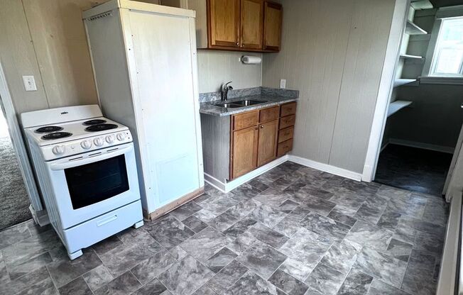 1 bed, 1 bath, $1,100, Unit #2