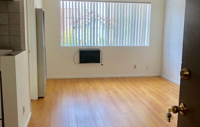 Studio, 1 bath, 400 sqft, $1,230, Unit 319N