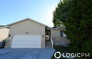 3 beds, 2 baths, 1,296 sqft, $1,950