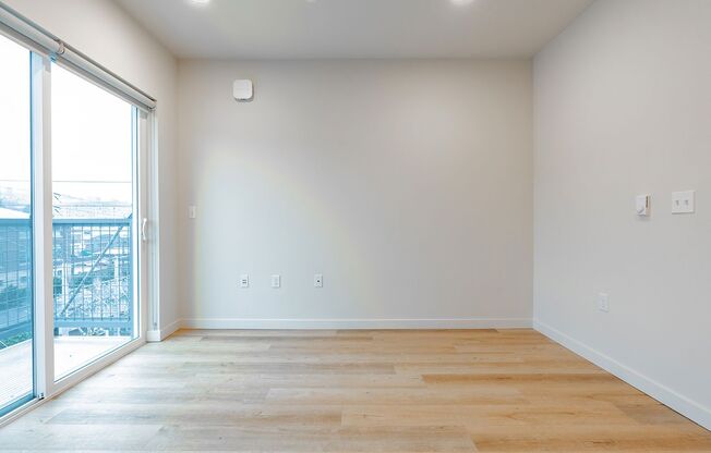 Studio, 1 bath, 307 sqft, $1,295, Unit 829