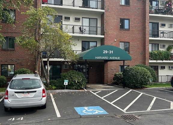 1 bed, 1 bath, 654 sqft, $2,200, Unit 46