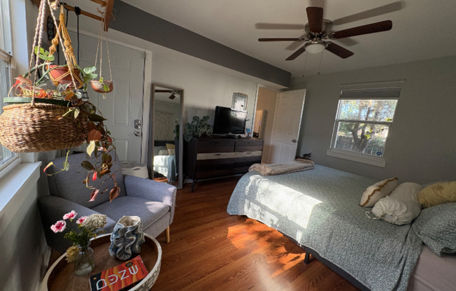 2210 15 AVE N