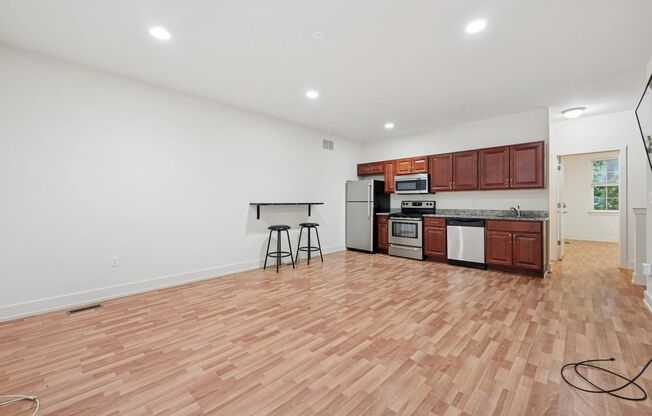 1501 W Master St