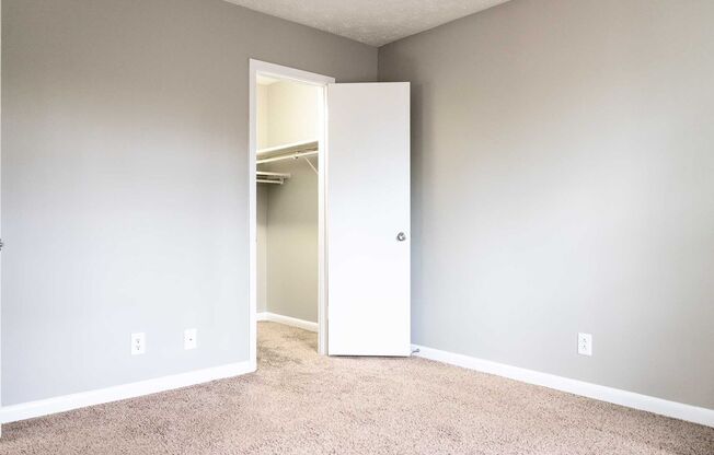 2 beds, 1 bath, 650 sqft, $1,050, Unit E-41