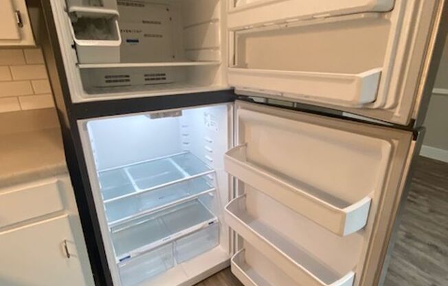2 beds, 1.5 baths, 1,060 sqft, $1,445, Unit E2