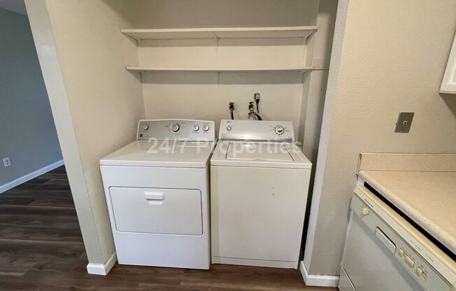 2 beds, 1 bath, $1,395, Unit 07