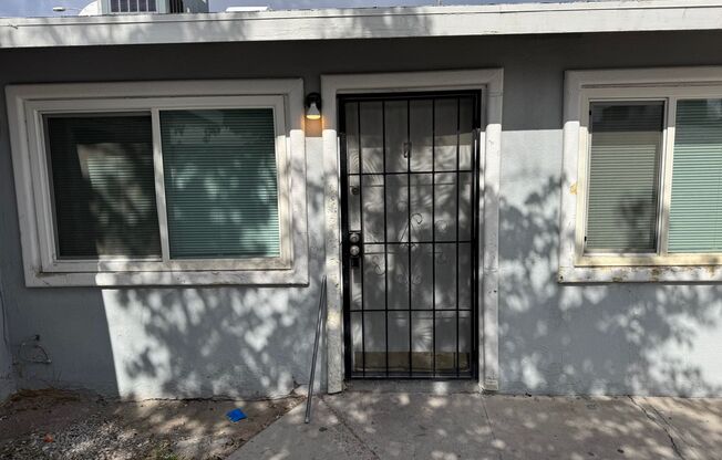 2517 Cedar Ave