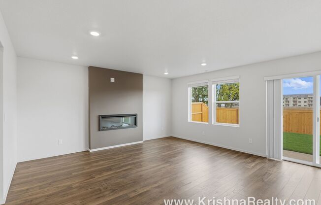 Beautiful 4 Bedroom | 2.5 Bathroom | Single Family Home | Located In East Park Village Community In Salem!