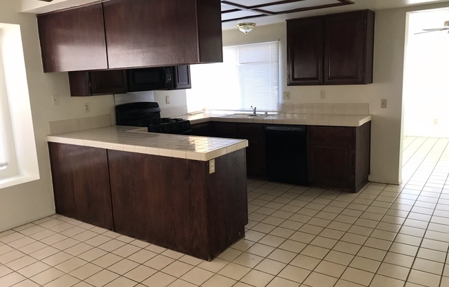4bd 3ba Charming Home For Rent!