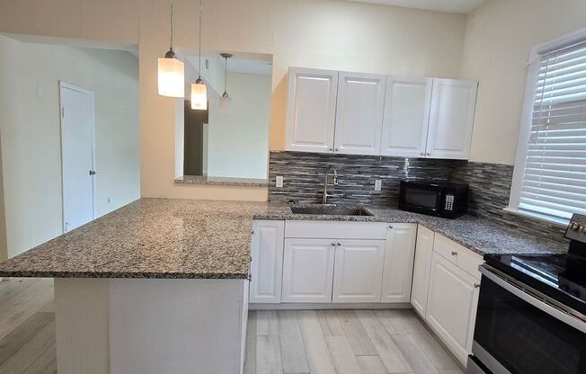 CHARMING 2 BEDROOM 1 BATH APARTMENT HOME - $500 OFF FIRST MONTH RENT!