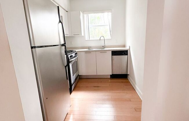 2 beds, 1 bath, 700 sqft, $2,250, Unit 106