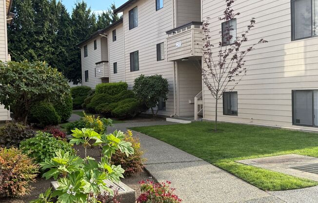 2 beds, 2 baths, 864 sqft, $2,200, Unit E104