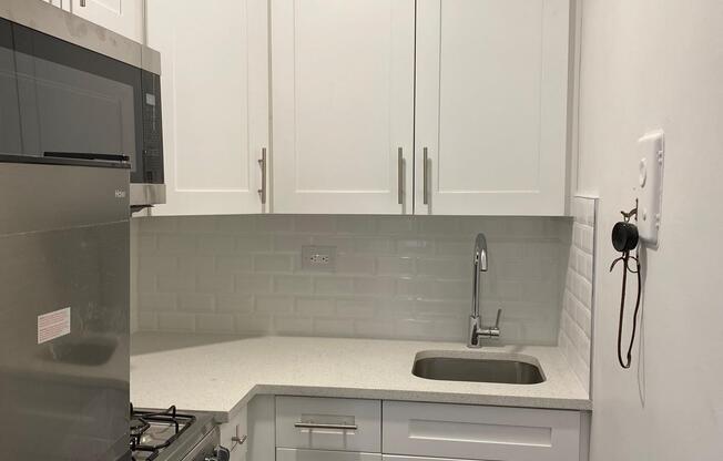 Studio, 1 bath, $3,000, Unit 11F