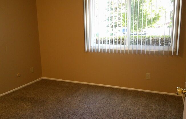 3 beds, 2 baths, 1,225 sqft, $3,300, Unit 48-21H