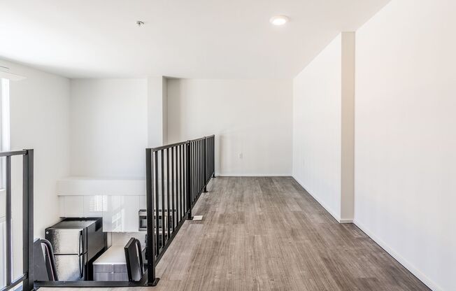 Studio, 1 bath, 439 sqft, $1,725, Unit 711