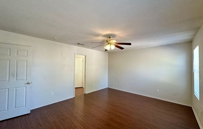 3 beds, 2 baths, $1,400