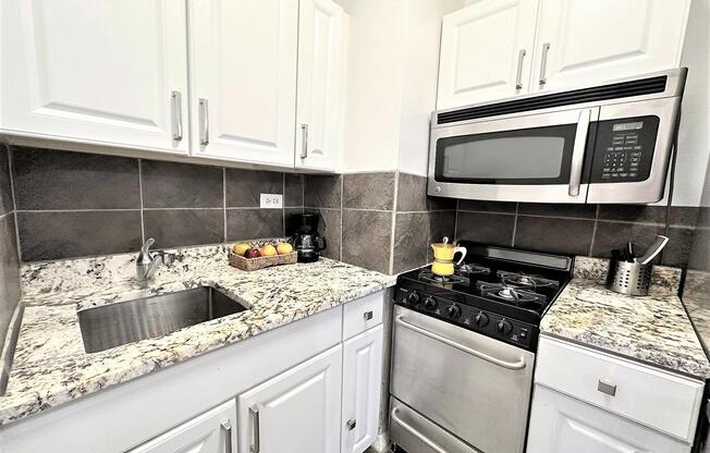 2 beds, 1 bath, 600 sqft, $5,999, Unit 8-B