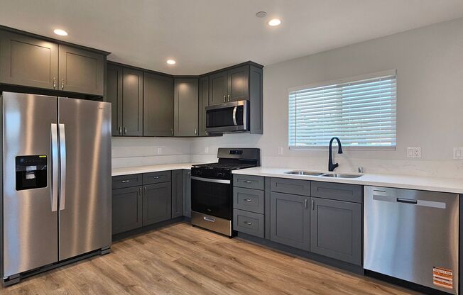 New! New! New! 2br + 2ba!