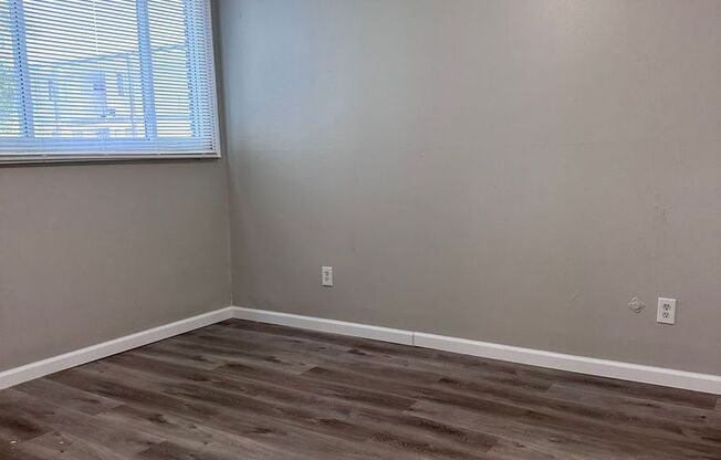 1 bed, 1 bath, 548 sqft, $865, Unit Apartments