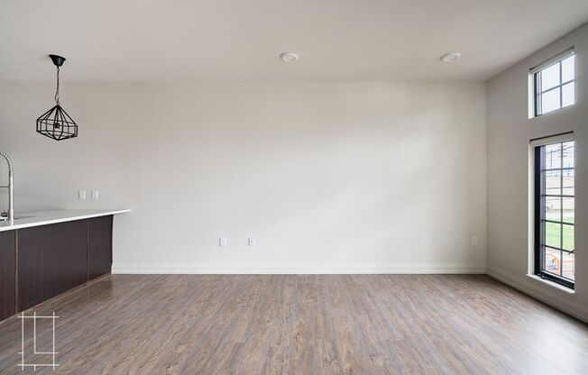 1 bed, 1 bath, $1,525, Unit 1112 N 4th St. Apt. 212