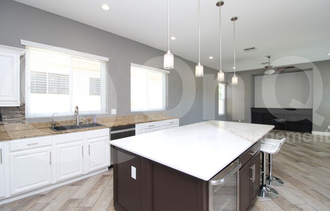 830 W CHERRYWOOD DR