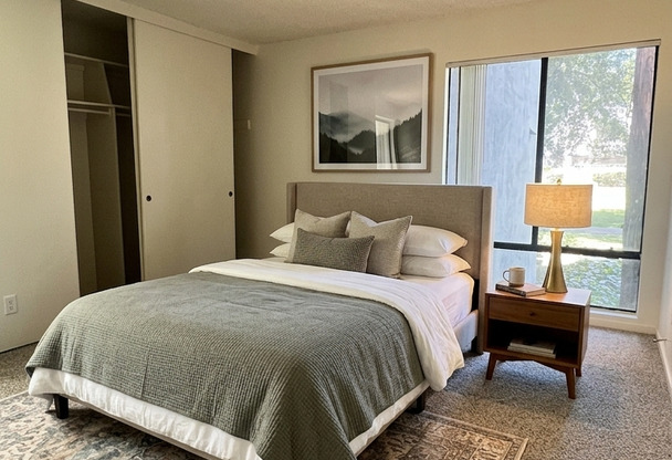 2 beds, 1 bath, 923 sqft, $1,855, Unit 140126