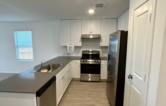 Hidden Trails, Bulverde, TX Spacious 4-Bedroom 2.5 bathroom Home For Rent