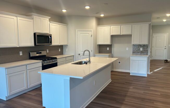 Spacious 3BR Townhome in Durham Near RTP, RDU & Downtown