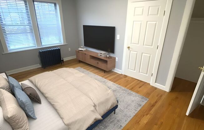 1 bed, 1 bath, 700 sqft, $2,277, Unit B11