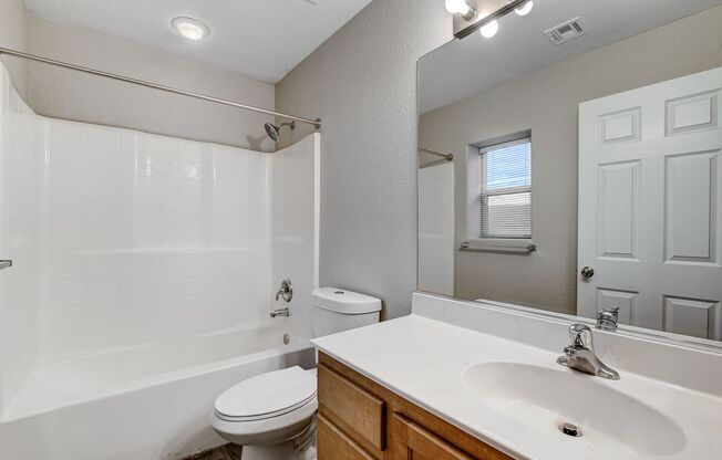 3 beds, 2 baths, 1,144 sqft, $1,955.5, Unit 452 Hunter Dr Unit 1