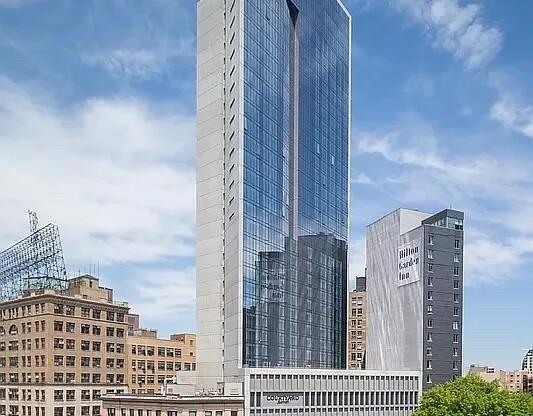 1 bed, 1 bath, $4,000, Unit 21F