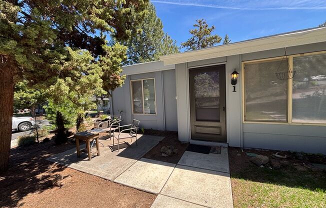 Garden-Style Condo in the Heart of Bend!!!