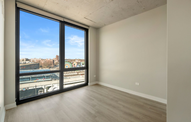 4605 N BROADWAY