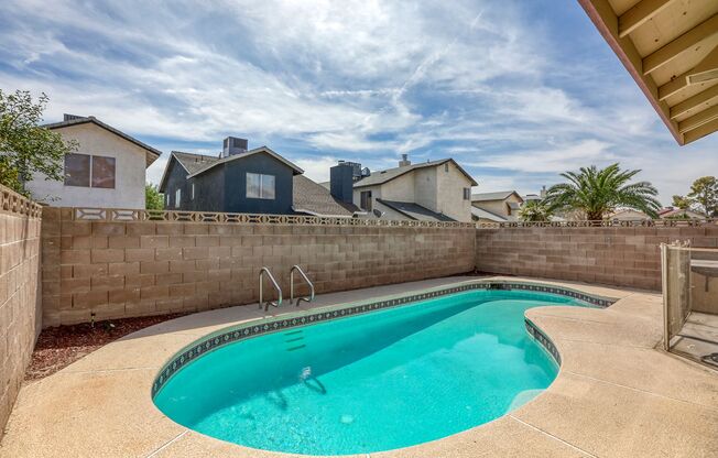 Beautiful 4 bedroom POOL home close to Nellis AFB!
