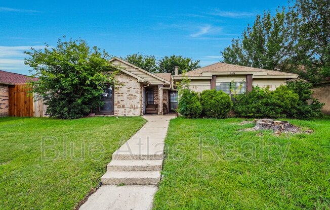 3048 NAVARRO LN