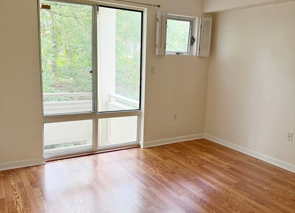 2 beds, 1.5 baths, 980 sqft, $2,595, Unit A104