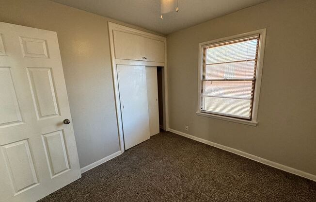 3 beds, 1 bath, $1,100