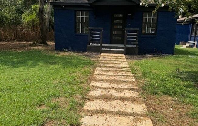 Two Bedroom 1 Bathroom-Fully renovated