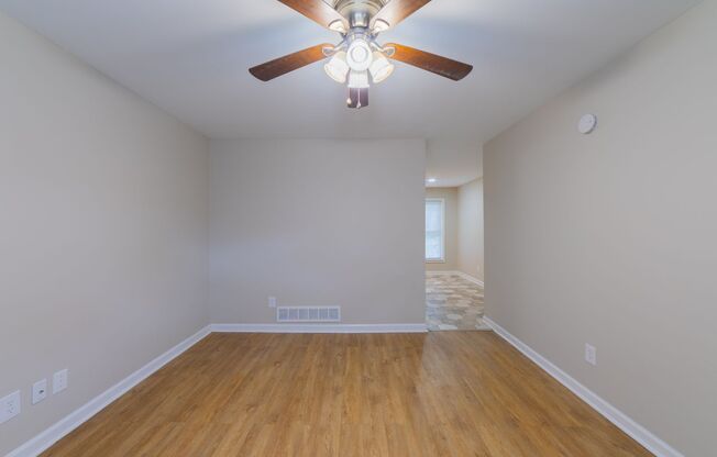 3 beds, 2 baths, 1,300 sqft, $1,825, Unit 666FPL