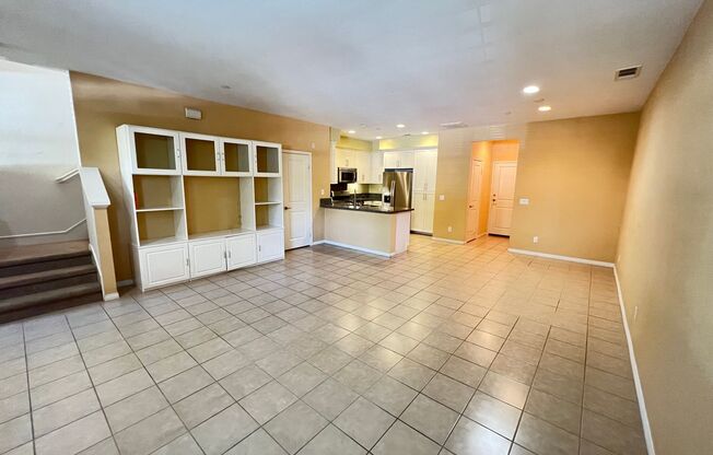 Beautiful 3 Bedroom 2.5 Bathroom Townhome in Tustin