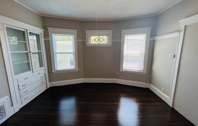 NEWLY RENOVATED PENTHOUSE UNIT