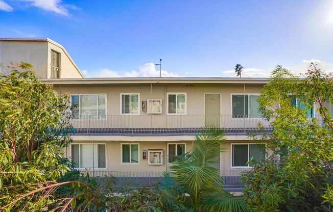 Pet Friendly Apartment Complex in South LA - Gated Parking, Laundry In-Units, Manager On-Site