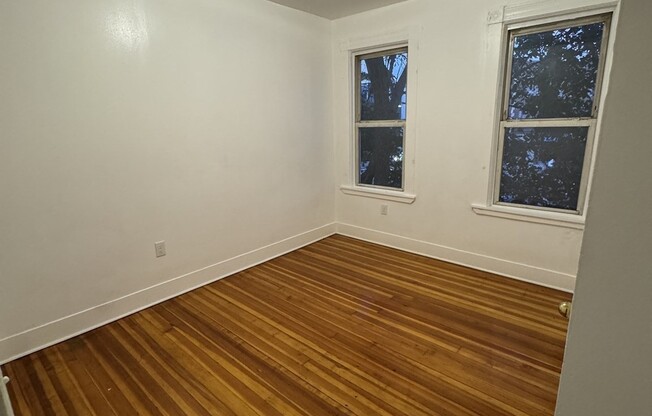 11 COLONIAL AVE
