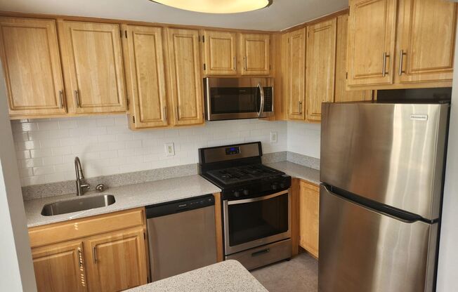 2 beds, 1 bath, 897 sqft, $2,335, Unit A-03