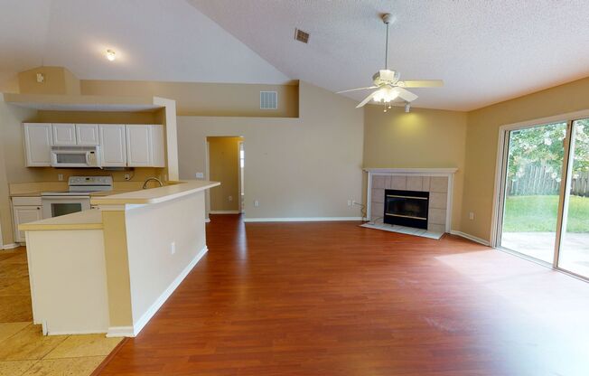 3 beds, 2 baths, $2,100