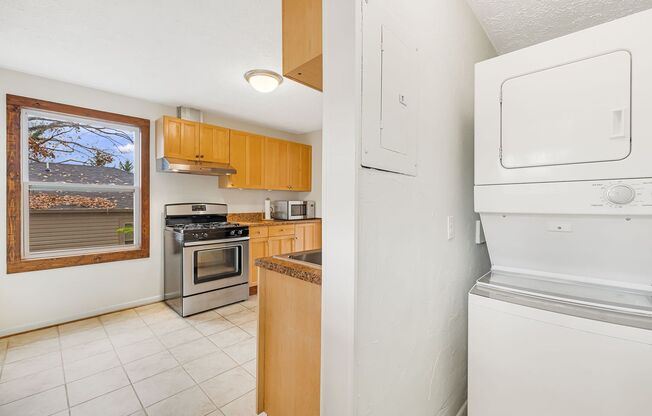 2 beds, 1 bath, $1,675