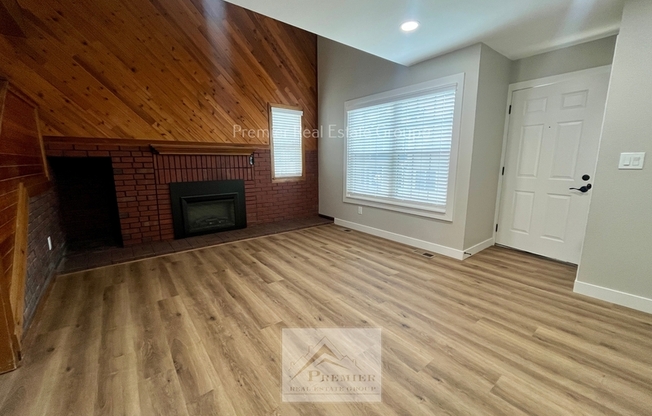 8059 LEXINGTON PARK DR